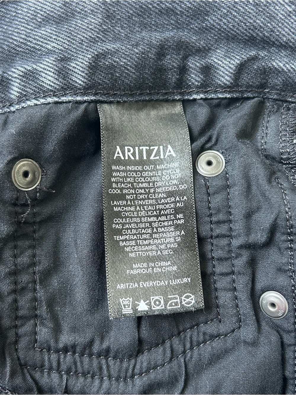 Denim Forum - The Farrah Lo-Rise Wide Jean - Picture 9 of 12